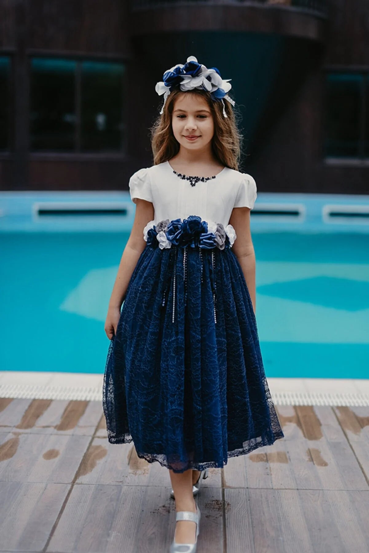 Minifashion, Festkjole til barn, blonderkjole i hvit og mørkeblå