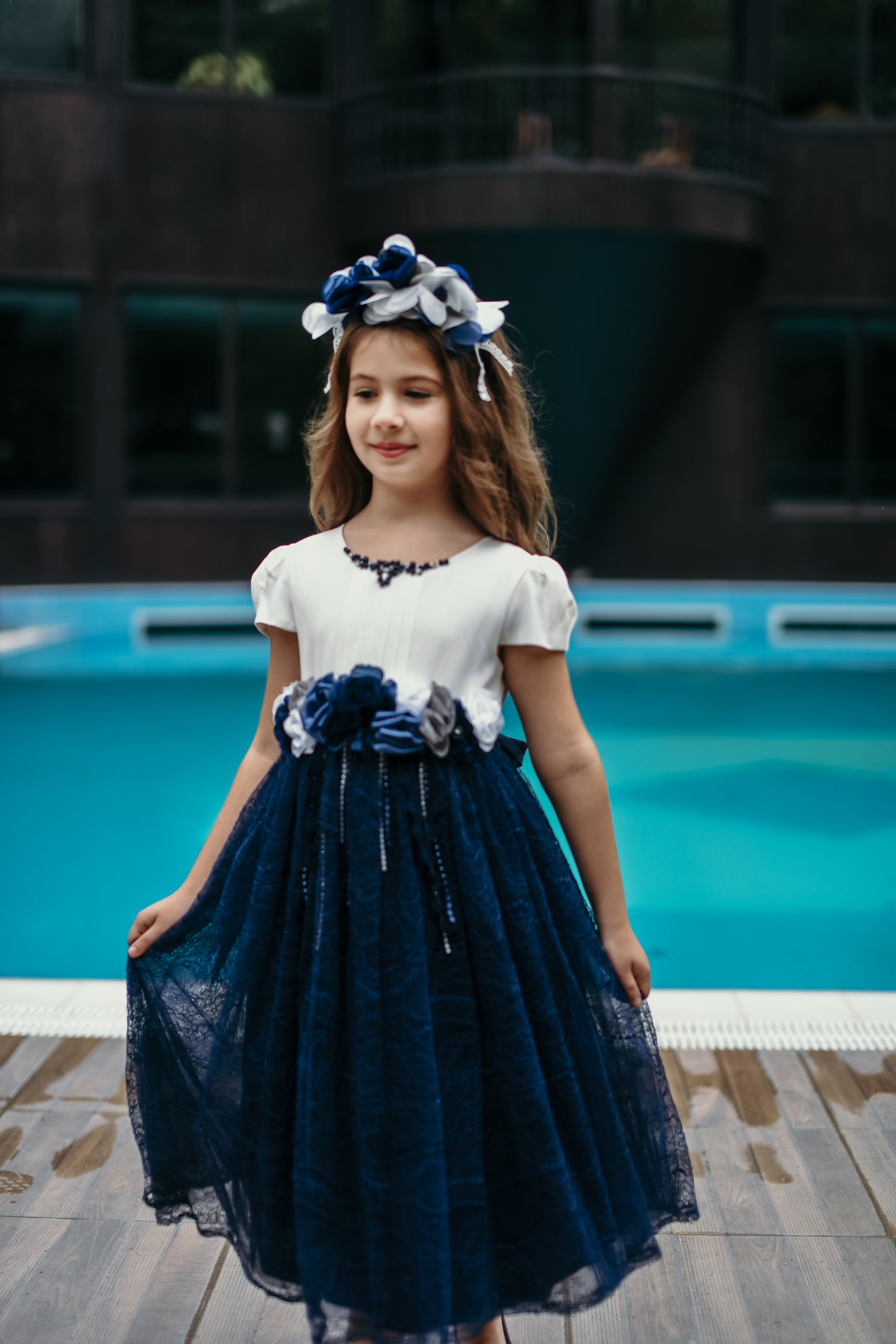 Minifashion, Festkjole til barn, blonderkjole i hvit og mørkeblå