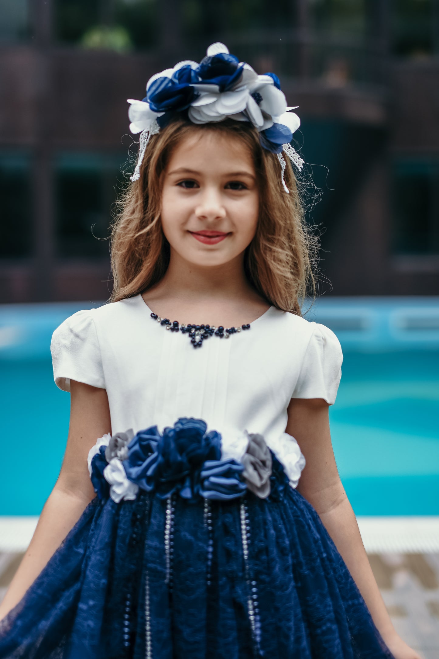 Minifashion, Festkjole til barn, blonderkjole i hvit og mørkeblå