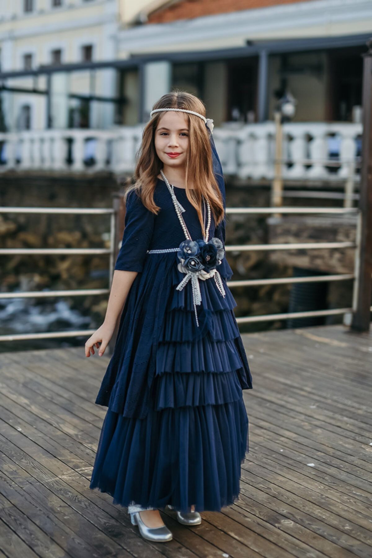 Minifashion, Festkjole til barn, tyll, mørkeblå med slør og vakker halskjede