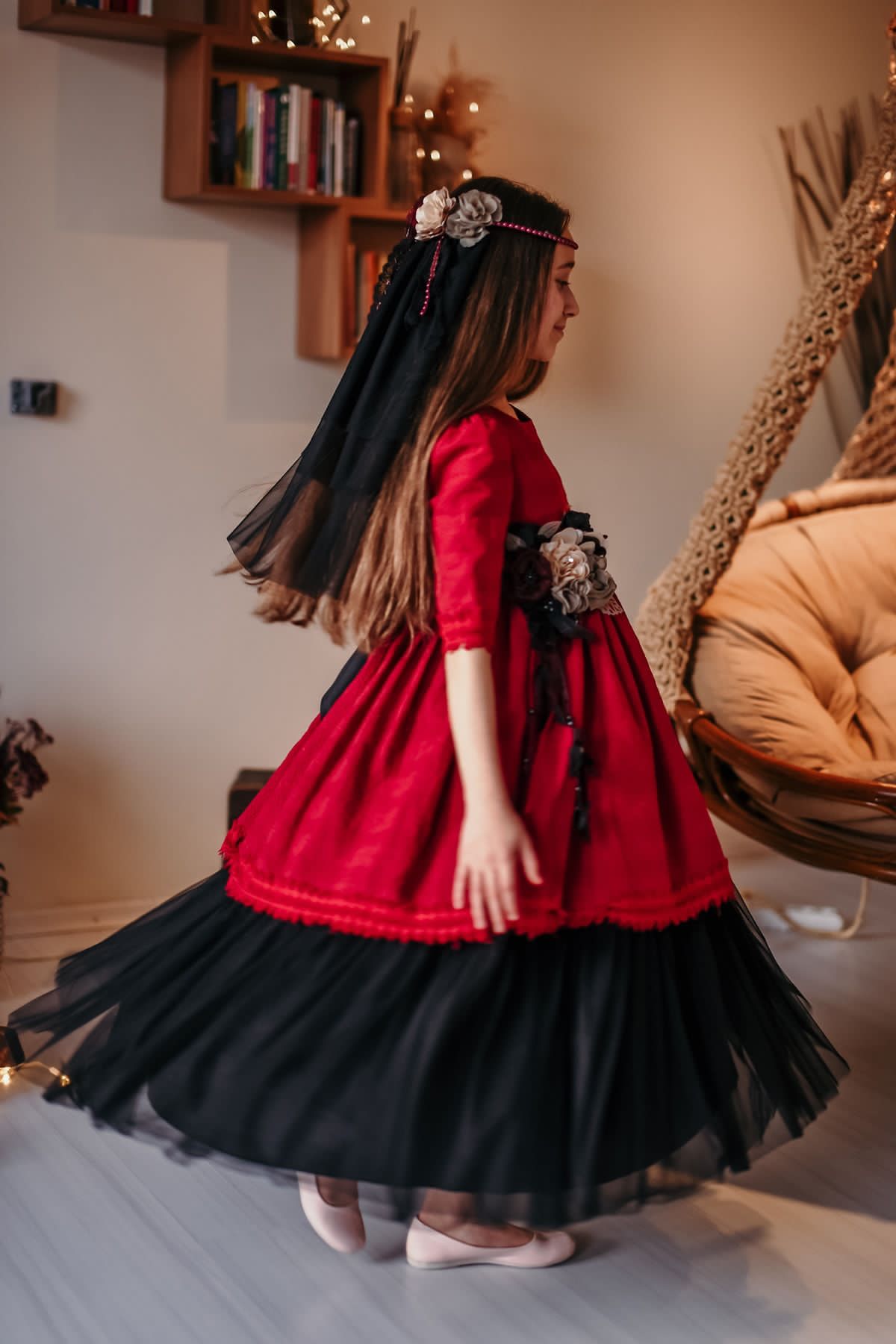 Minifashion, Festkjole til barn, blonderkjole med tyll, blå-hvit/ rød-svart
